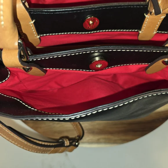 Dooney & Bourke Black Leather Shoulder Bag Preloved In Great Condition - Picture 10 of 11